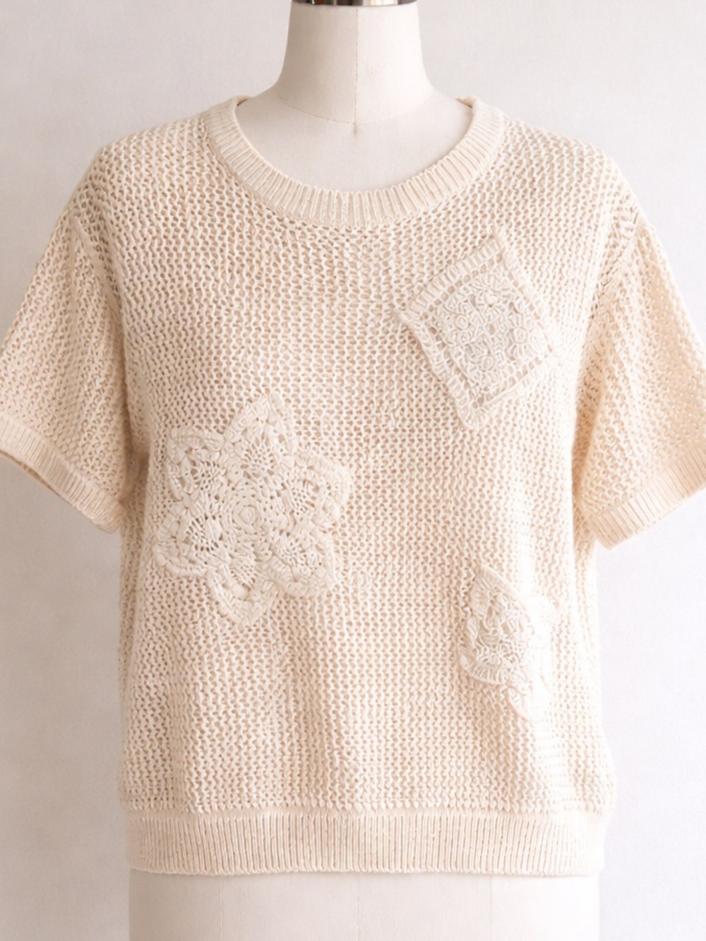 Mango Cream Crochet Appliqué Short Sleeve Sweater Tee